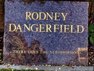 Rodney Dangerfiled tombstone - courtesy Jvoves - Flckr